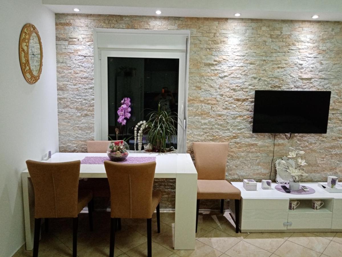 Apartman Anja Apartment Stara Pazova Exterior photo